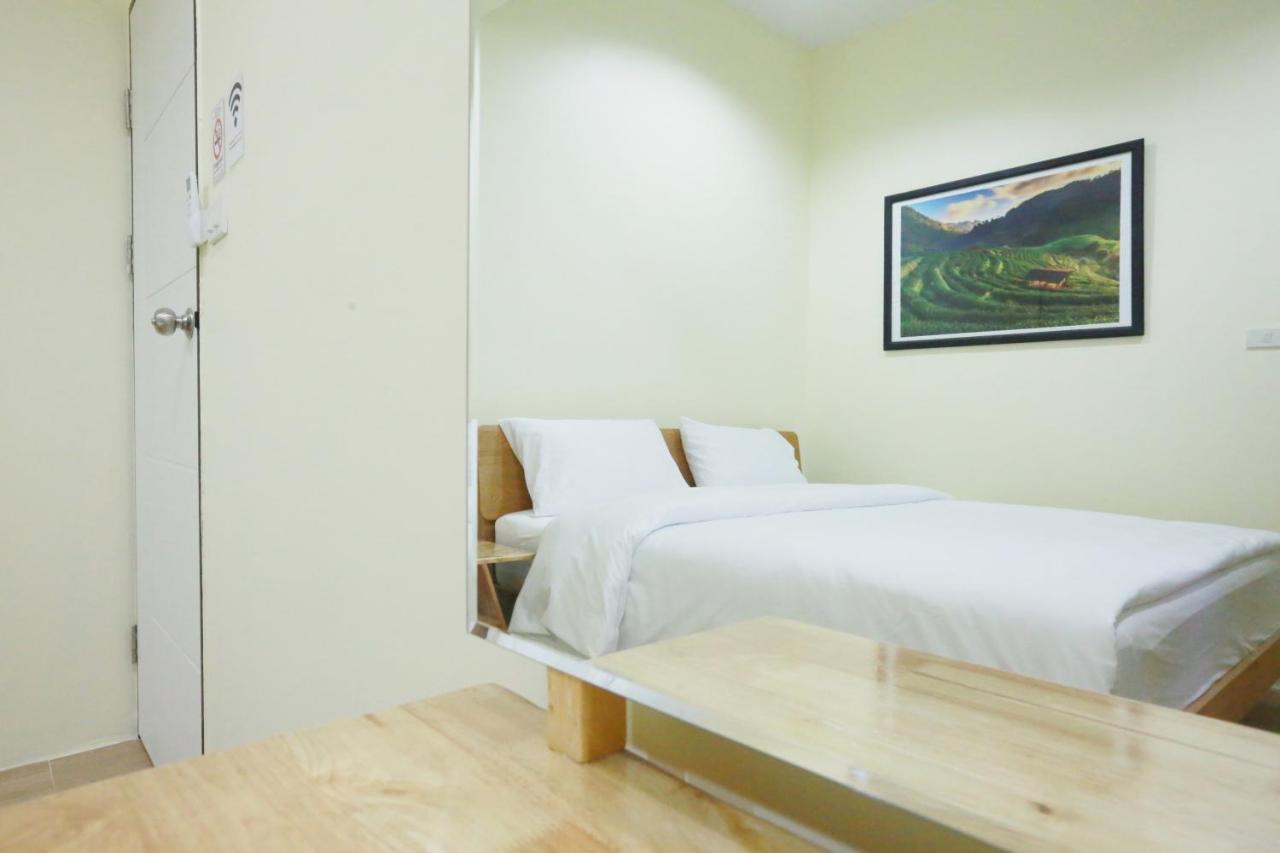 Хостел Interest Poshtel Бангкок Экстерьер фото